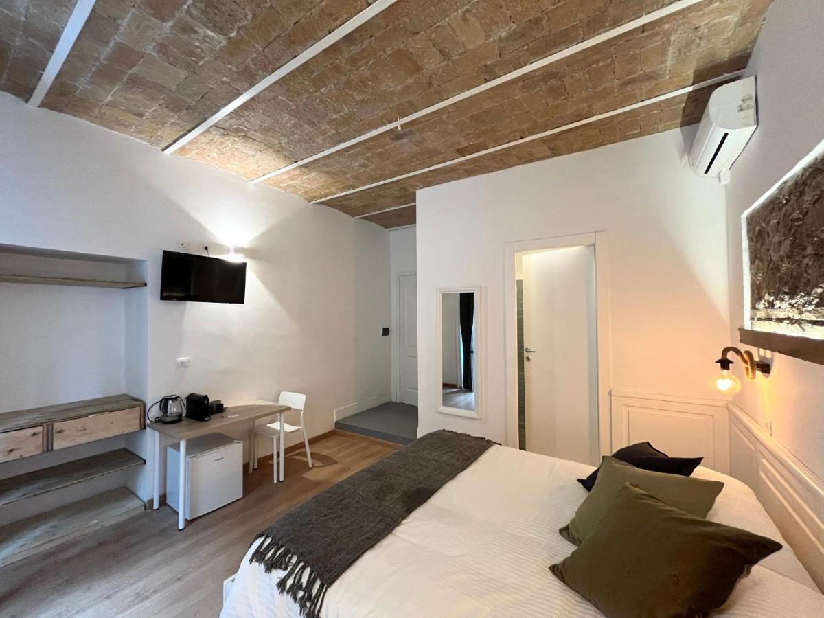 Domus Avi - Rome